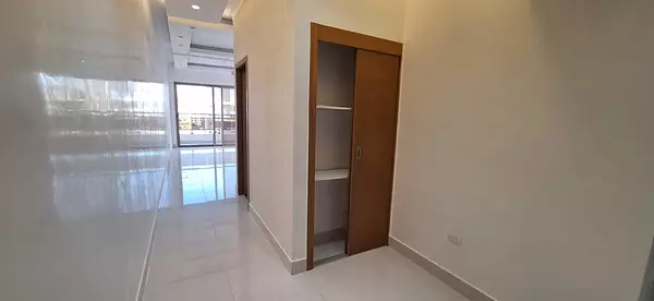 apartamentos - Alquilo un Apartamento con línea blanca de 2 Hab, en el Naco. 9no piso 
$1,800us 2