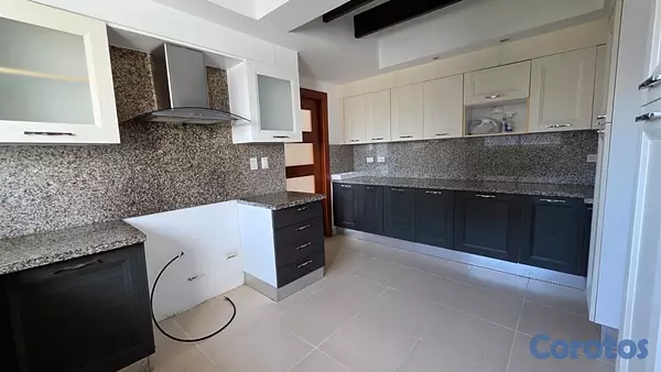 apartamentos - alquiló la Esperilla piso 8 tres habitaciones con baño tres parqueos balcón  16