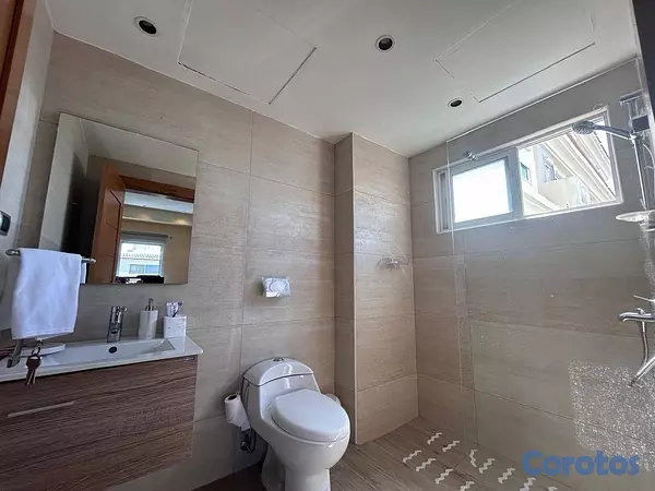 apartamentos - vendo la Esperilla piso 16 dos habitaciones 2.5 baños dos parqueos balcón serví 10