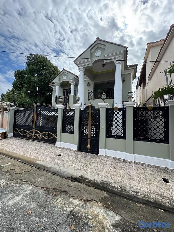 casas - venta de casa de lujo con piscina y terraza en Lucerna Santo Domingo este  9