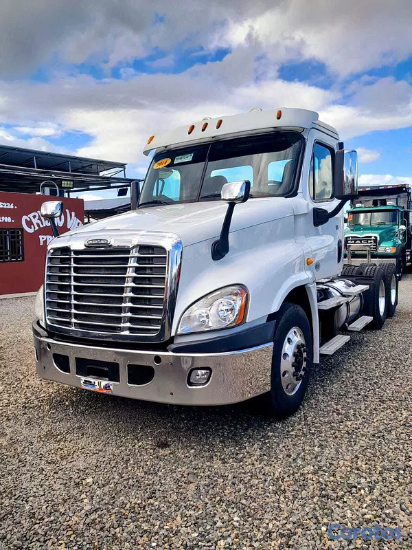 camiones y vehiculos pesados - FREIGHTLINER AÑO 2014  1