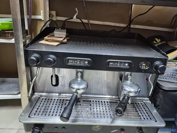 equipos profesionales - Máquina de café industrial  4