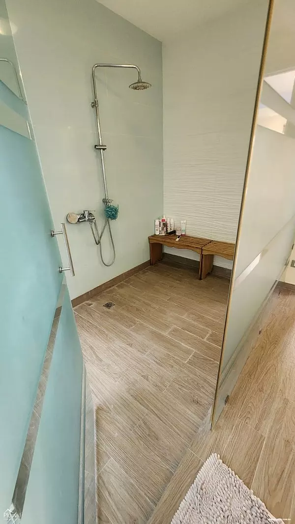 casas - Altos de Arroyo Hondo III, Distrito Nacional
Amplia casa de 3er Piso
USD$450,000 5