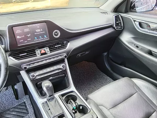 carros - HYUNDAI GRANDEUR 2018 NEGRO 9