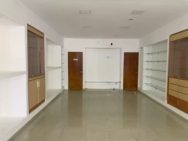oficinas y locales comerciales - Local en Piantini Primer nivel  5