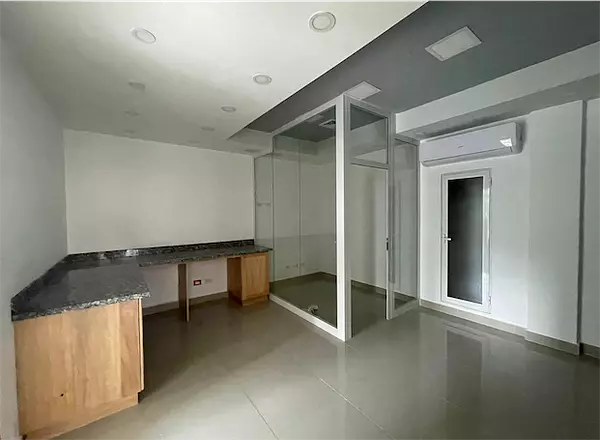 oficinas y locales comerciales - Local en torre corporativa 7
