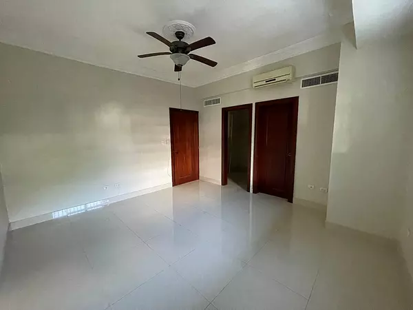 apartamentos - Vendo apartamento clásico en el Real.
375 mil dólares negociable venta 6