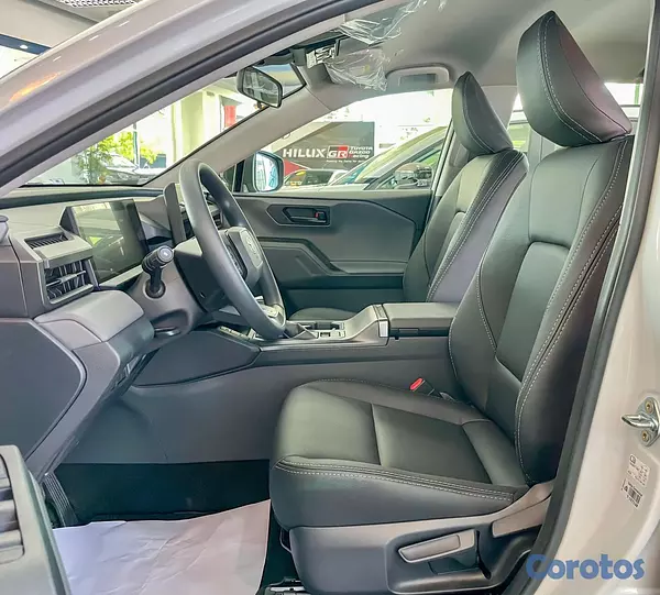 jeepetas y camionetas - Toyota RAV4 LE Hibrid 2026 5