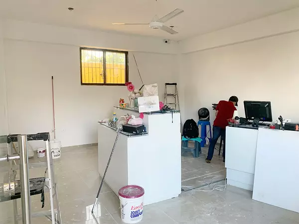 oficinas y locales comerciales - Local en primer nivel prados 3