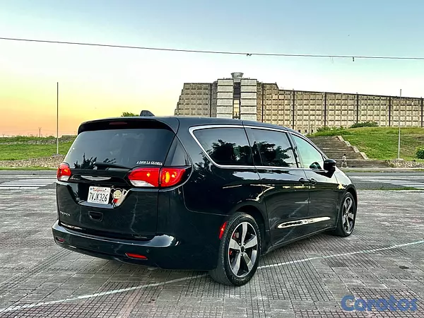 jeepetas y camionetas - Oportunidad Chrysler Pacífica  9