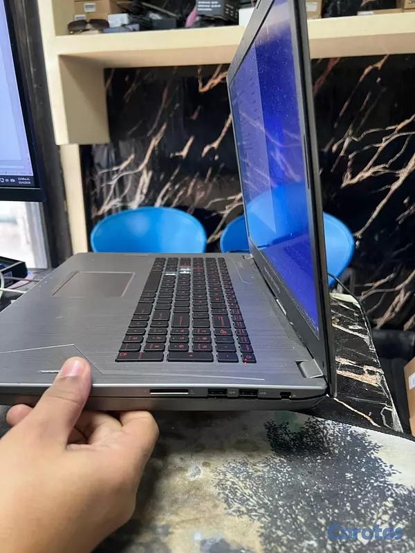 computadoras y laptops - Laptop Asus GL702VMK/Intel i7-7700HQ @2,80GHz/8gb  5