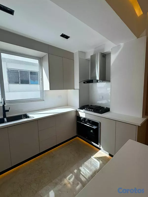 apartamentos - 📍 Alquiler en La Esmeralda, Apartmanto de 3 habita 16