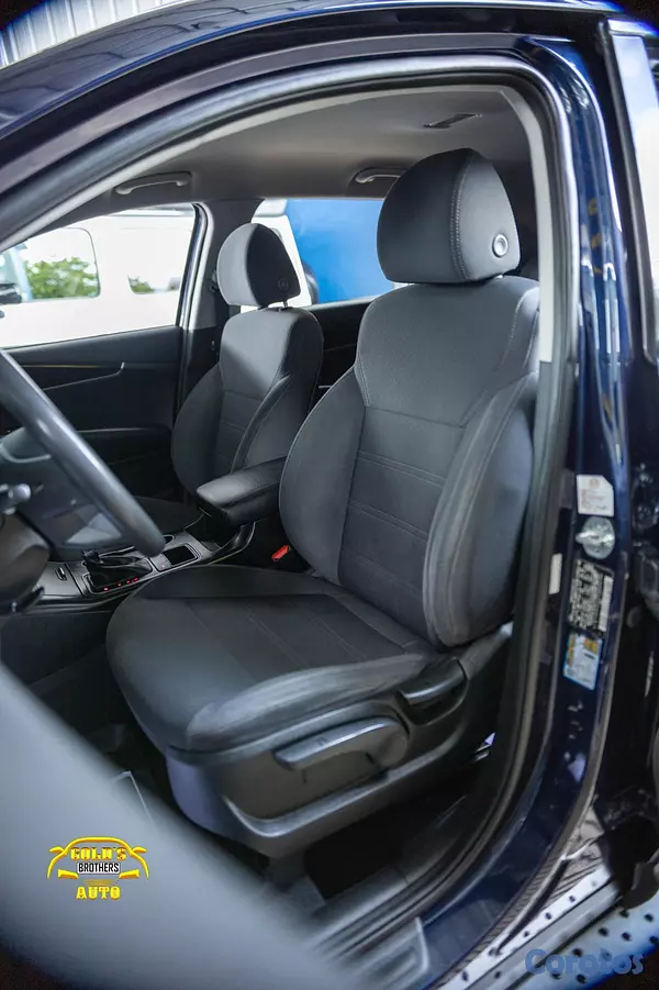 jeepetas y camionetas - Kia Sorento LX 2020 Clean Carfax tres Filas  8