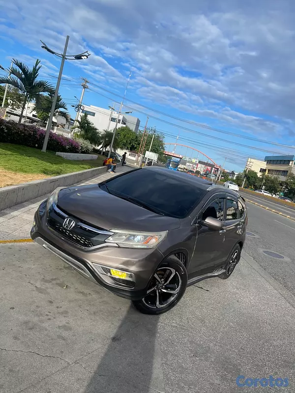 jeepetas y camionetas - Se vende honda CRV 2015 EX 4x4 AWD
Recibo vehículo de menor valor  7