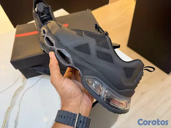 zapatos para hombre - Tenis PRADA COLLISION CROSS Como Nuevo US$ 450.00  5