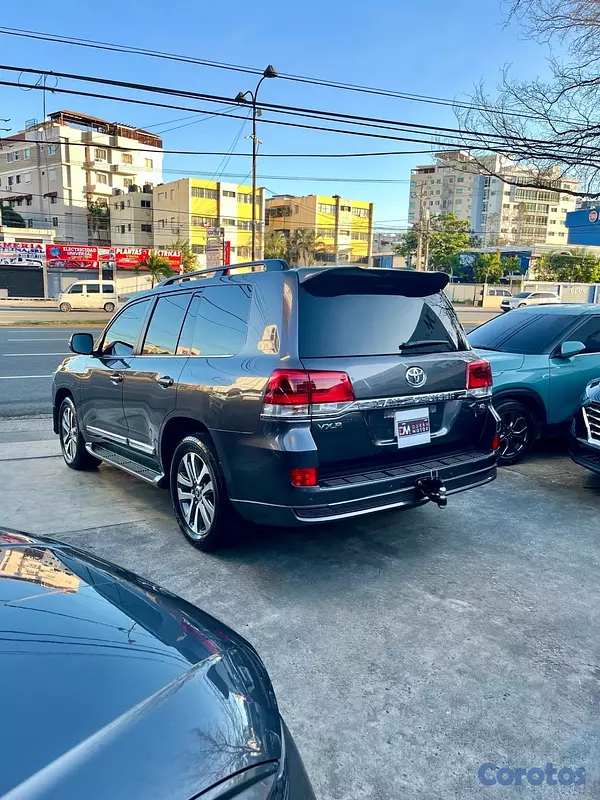 jeepetas y camionetas - Toyota Land Cruiser VXR 2020 8