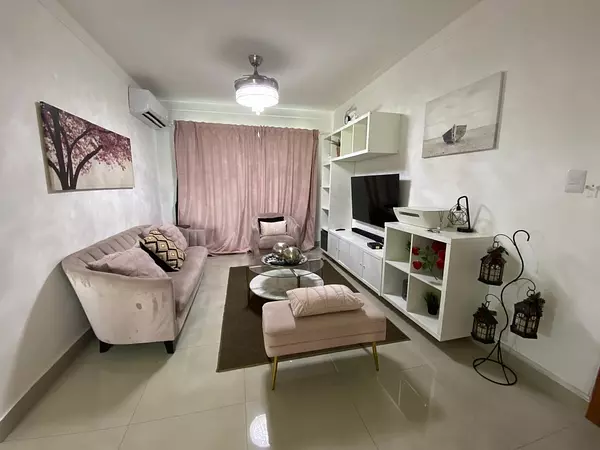 apartamentos - EN VENTA BUEN  APARTAMENTO MUEBLADO EN EL SECTOR DEL QUISQUEYA. TERCER PISO 


� 3