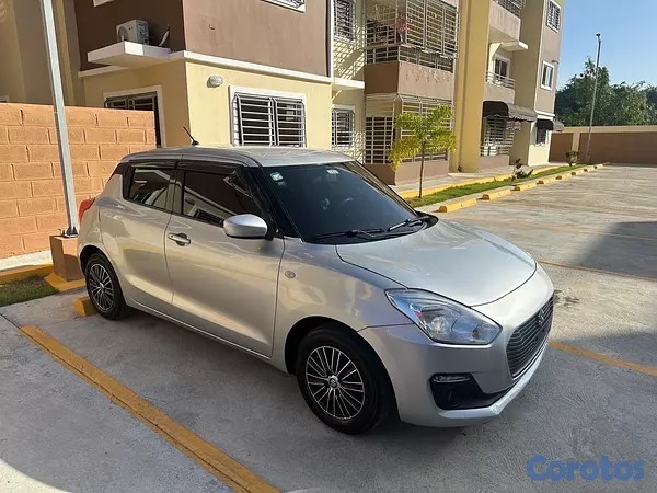 carros - SUZUKI SWIFT 2017 muy nueva RD$685,000 negociable  3