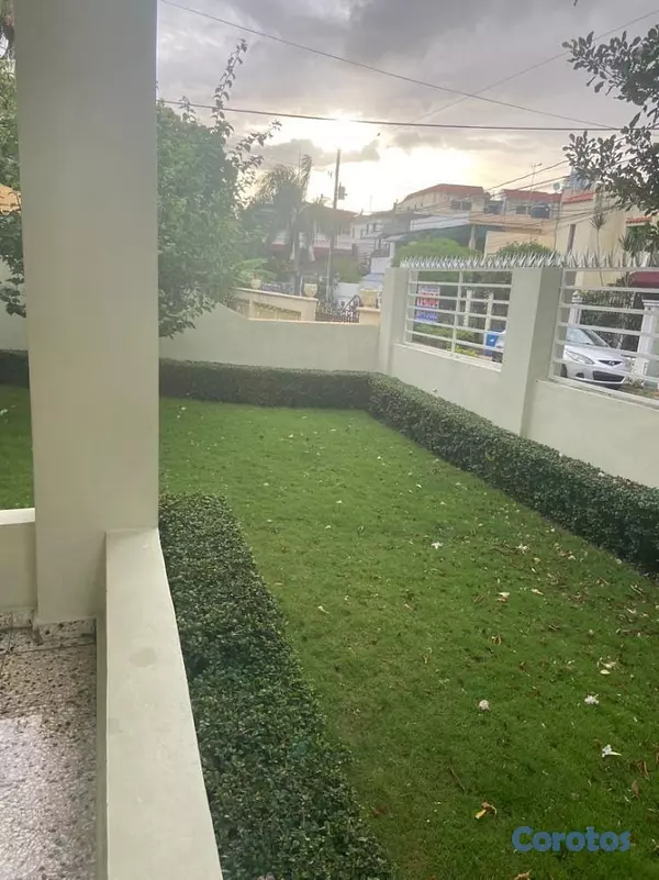 casas - Casa en Alquiler uso Recidencial en Avenida Independencia.  7