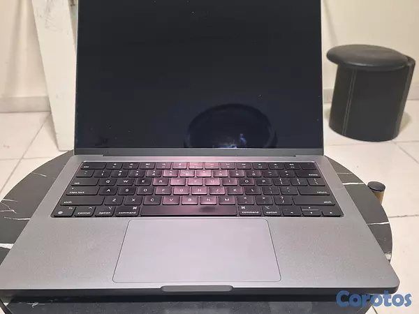 computadoras y laptops - Apple MacBook Pro 14" - M2 Pro, 16GB RAM, 512GB SSD negociables 5