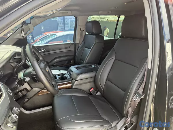 jeepetas y camionetas - Chevrolet Suburban LT 2017 3