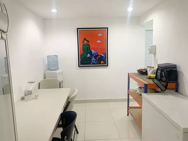 oficinas y locales comerciales - Local comercial corporativo prados  10