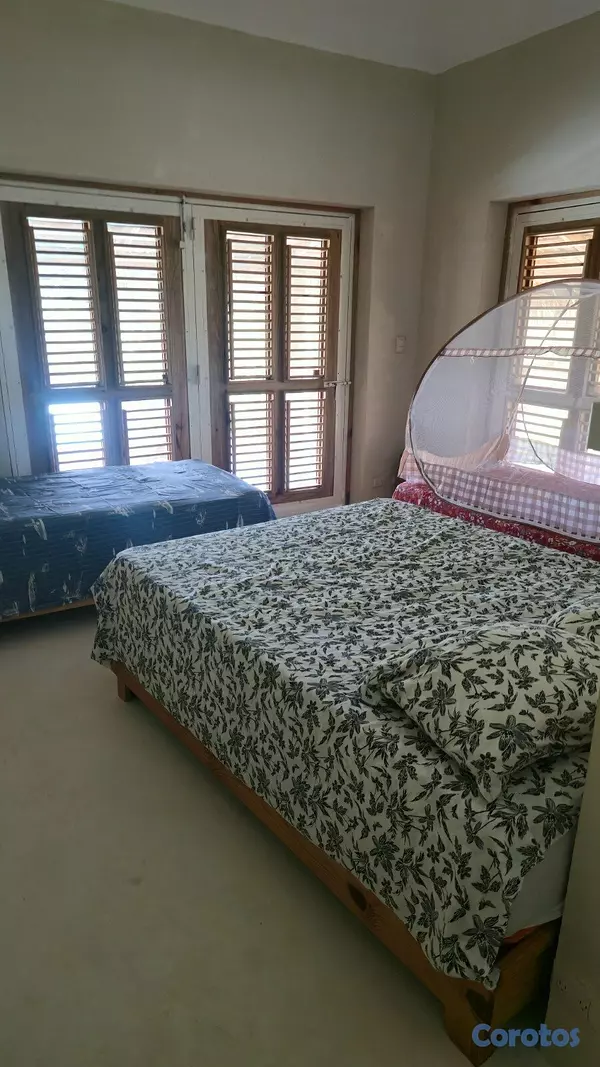 casas vacacionales y villas - Villa con vistas al mar y jardín en venta 8