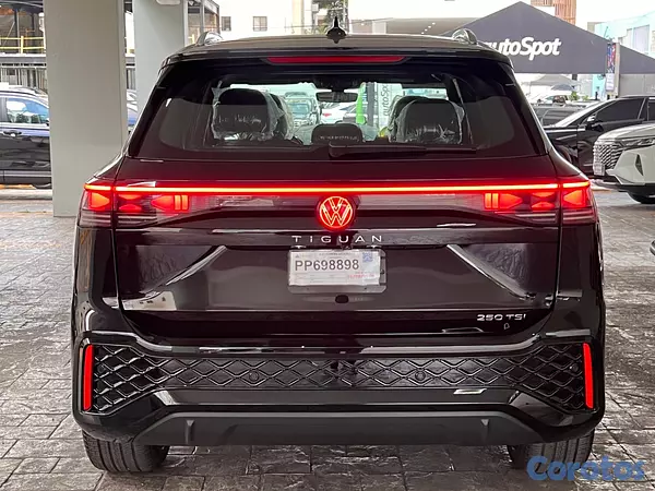 jeepetas y camionetas - Volkswagen Tiguan R Design 2026 4