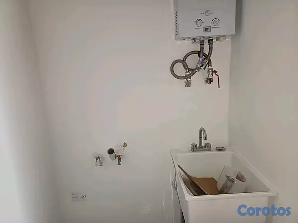 apartamentos - vendo 2do piso con terraza en respaldo los tres ojos 3 habitaciones  2 parqueos  6