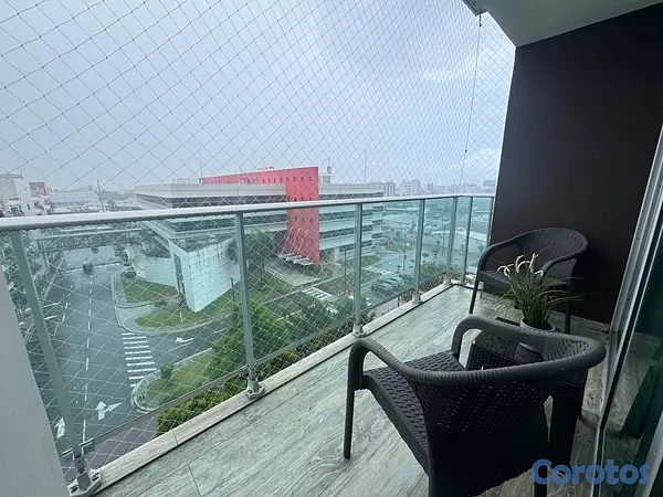 apartamentos - vendo amueblado Serrallés piso 7 una habitación 1.5 baños dos parqueos balcón  2