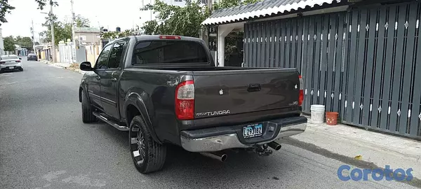 jeepetas y camionetas - TOYOTA TUNDRA AMERICANA AÑO 2006 CONTACTO WHATSAPP 8