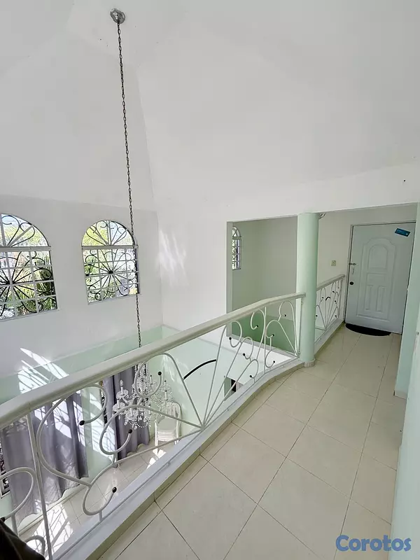 casas - Se vende casa frente a la Sirena de la charles de  19