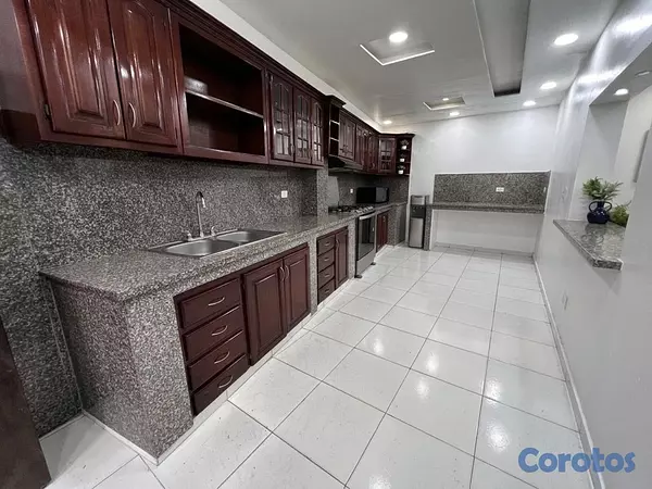 casas - 🏡 Casa en Venta en Urb. Carretera de Mendoza •	Pre 6