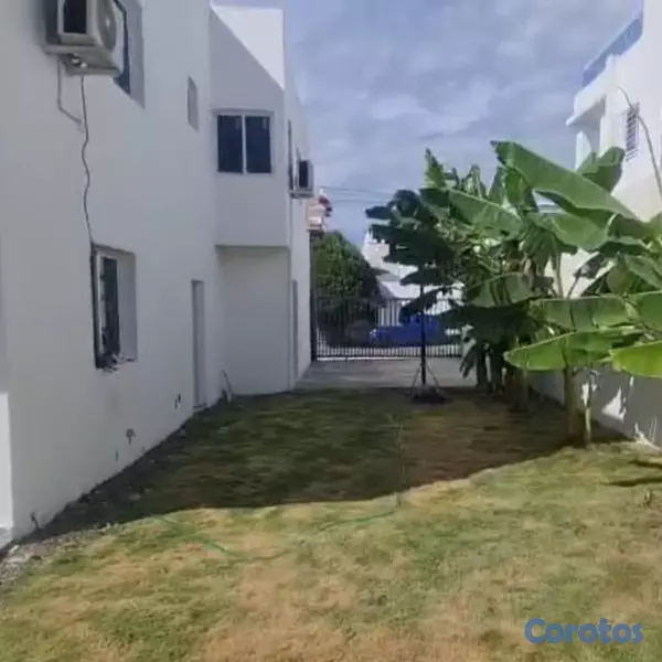 casas - VENDO casa en km en Aut. Duarte, detras de La Sire 3