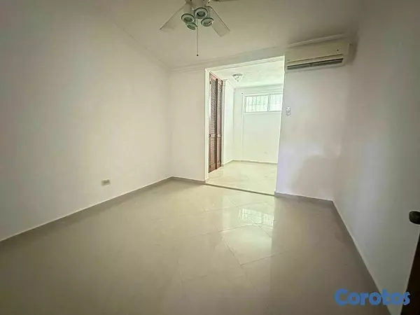 casas - Venta de casa familiar de 3 habitaciones  4