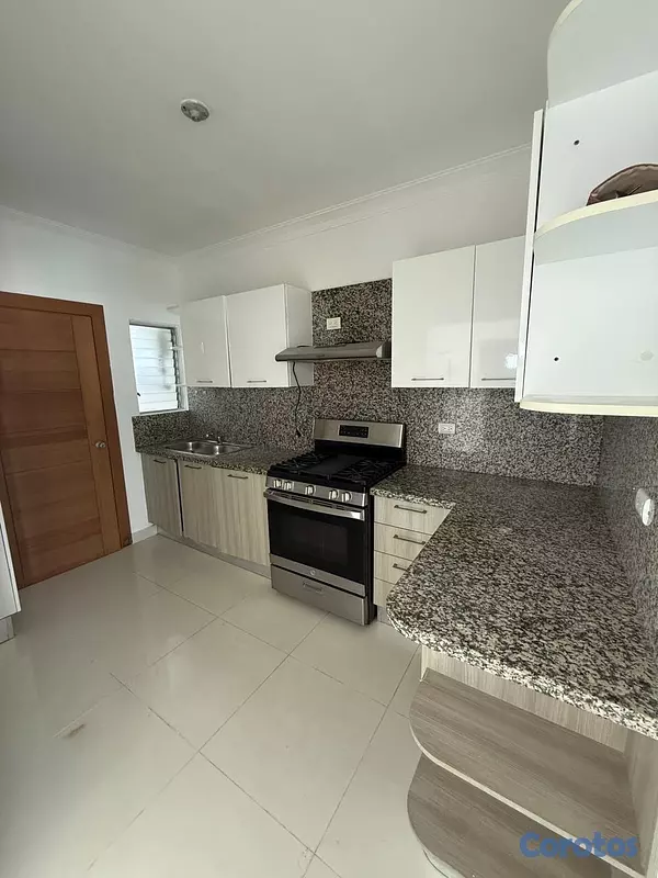 apartamentos - alquiló piso 8 bella vista sur tres habitaciones 2.5 baños dos parqueos balcón 9