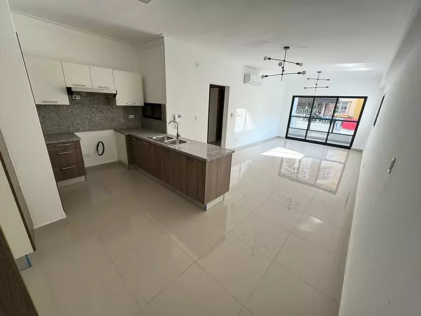 apartamentos - Apartamento en Alquiler
LOS RESTAURADORES
USD 950.00 (Mantenimiento incluido)

 1