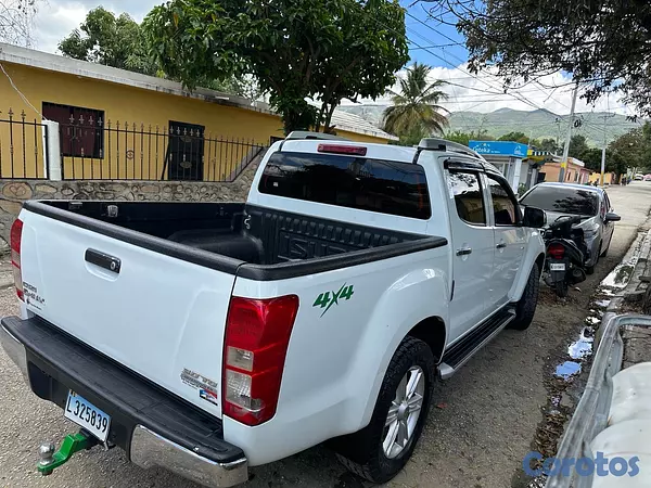 jeepetas y camionetas - Está en excelentes condiciones. 5
