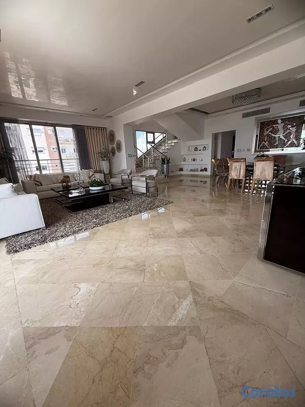 apartamentos - vendo los cacicazgo dos niveles piso 15 vista al mar tres habitaciones 4 parqueo 2