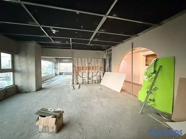oficinas y locales comerciales - Local en Alquiler en Piantinin 11