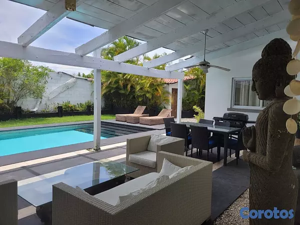 casas vacacionales y villas - Acogedora villa de estilo colobial balinés localizada en Villas del Mar Juan Dol 7