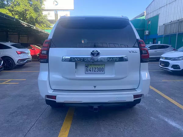 jeepetas y camionetas - Toyota land cruicer prado 2018 gasolina  9