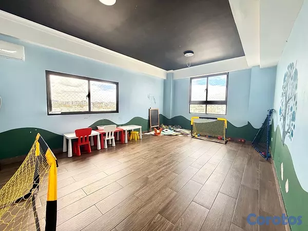 apartamentos - vendo en el millón tres habitaciones con baño balcón dos parqueos paralelos serv 14