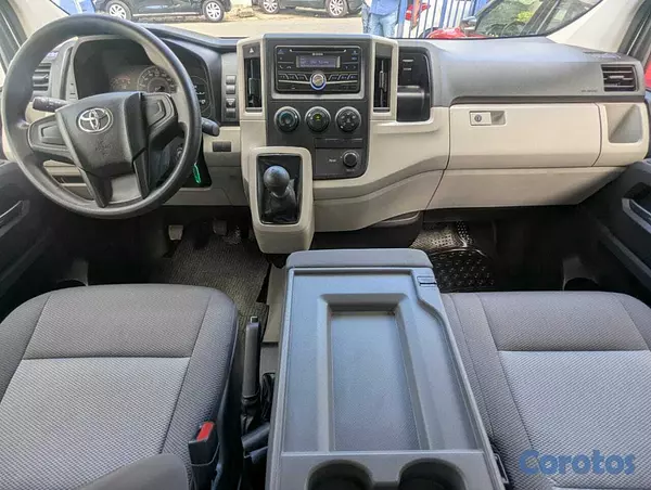 otros vehiculos - TOYOTA HIACE 8