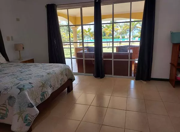 casas - Alquiler Casa Amueblada de 3 Habitaciones Ubicada en Los  Róbalos, Samaná  9