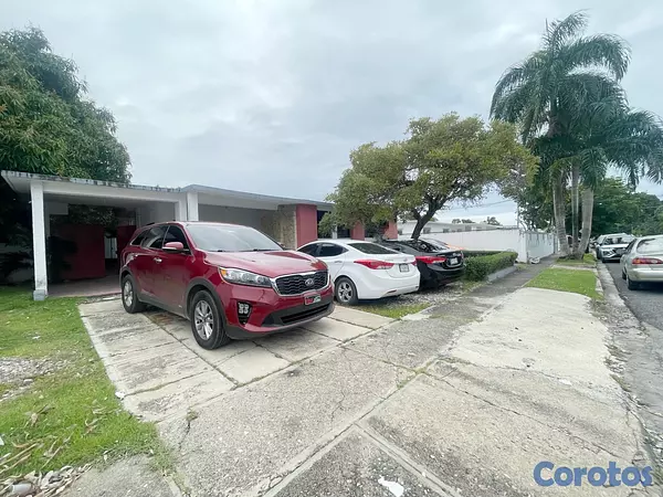casas - Propiedad comercial en los Prados  3
