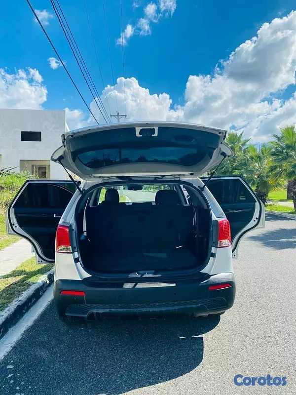 jeepetas y camionetas - VENDO KIA SORENTO 4WD AÑO 2012  9