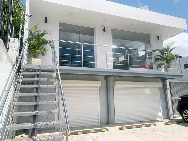 oficinas y locales comerciales - Local comercial en el Millon 4