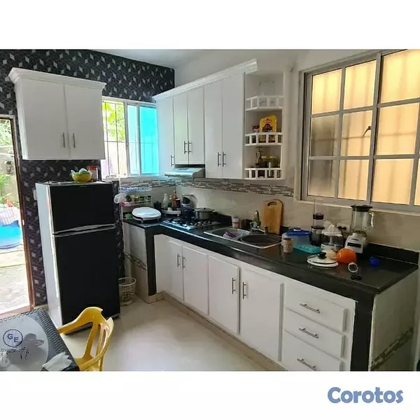cocina - Gabinetes en hidrofugo blanco moderno  1