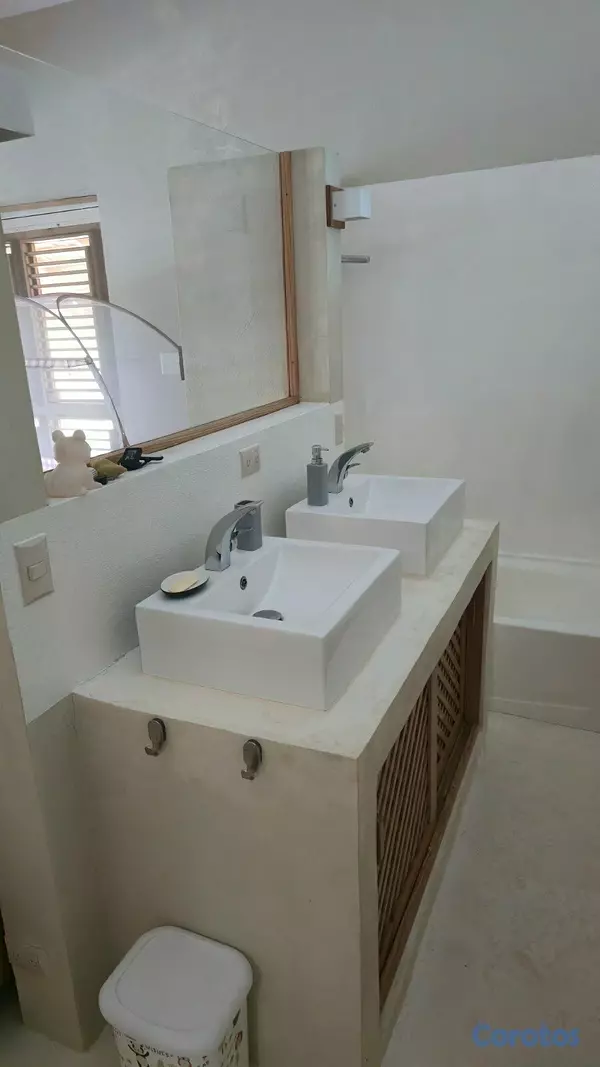 casas vacacionales y villas - Villa con vistas al mar y jardín en venta 10